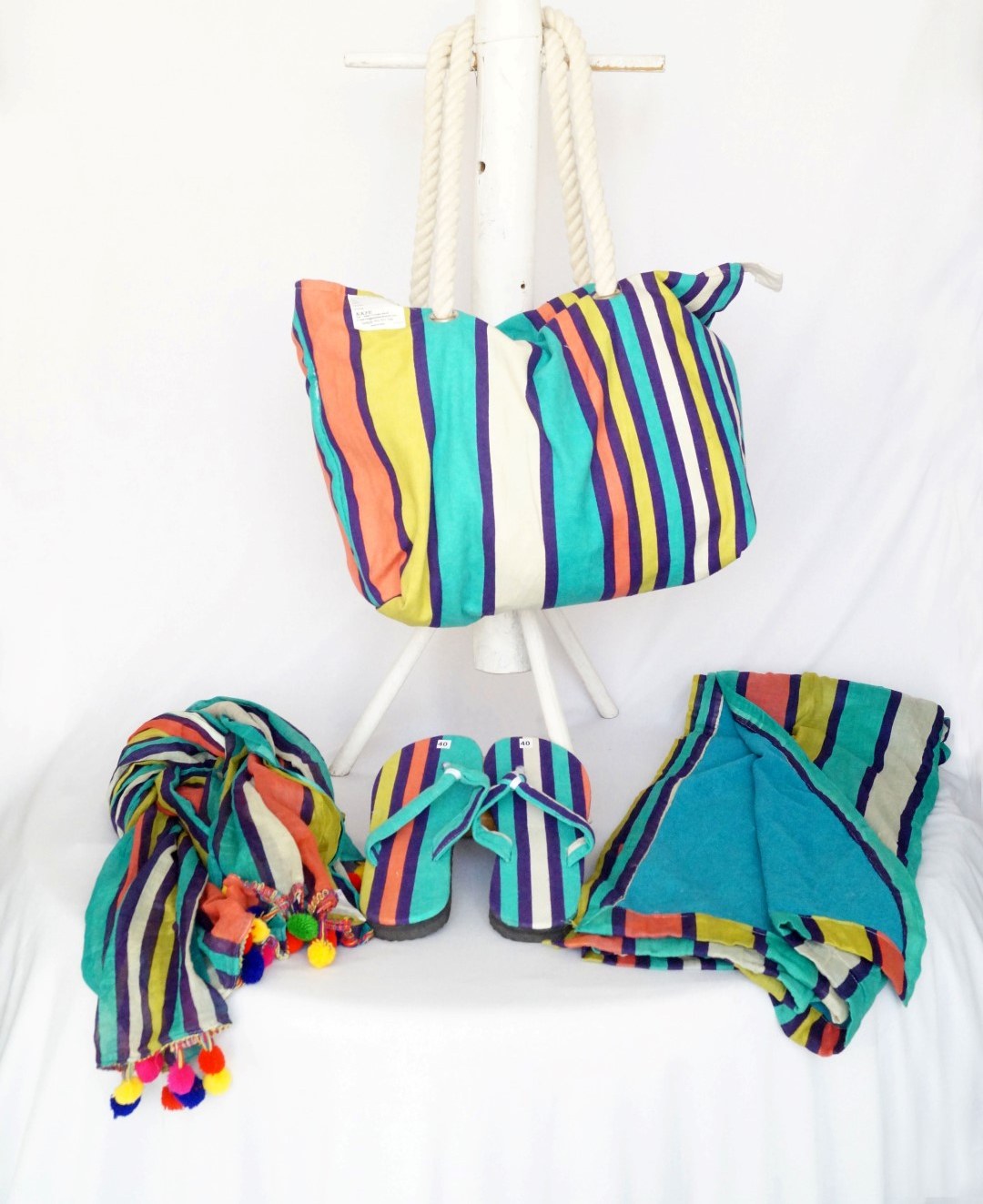 Striped canvas bag set with scarf and flip-flops
