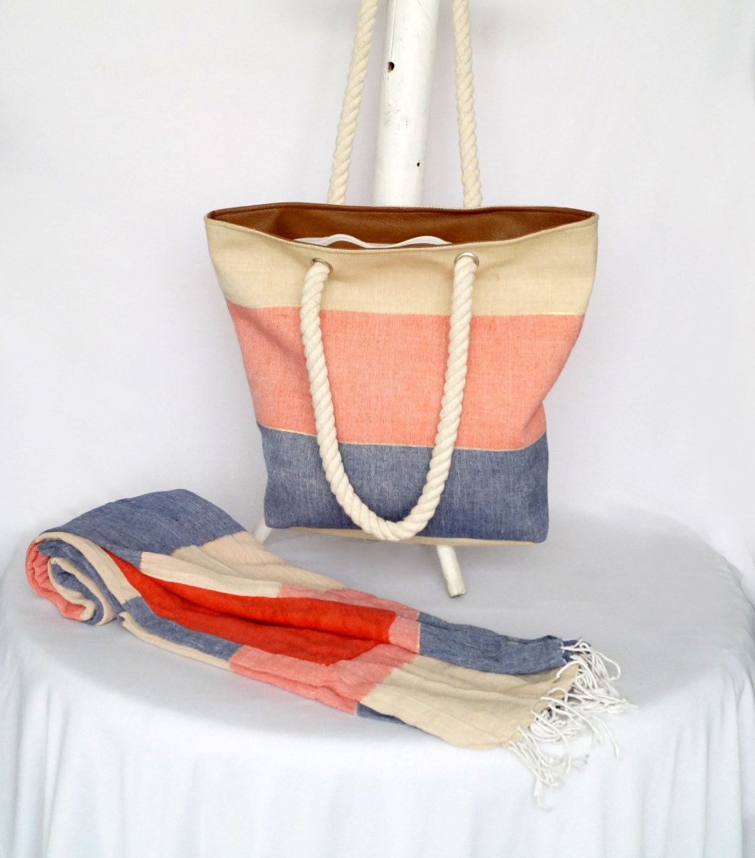 Striped canvas bag with matching pareo towel