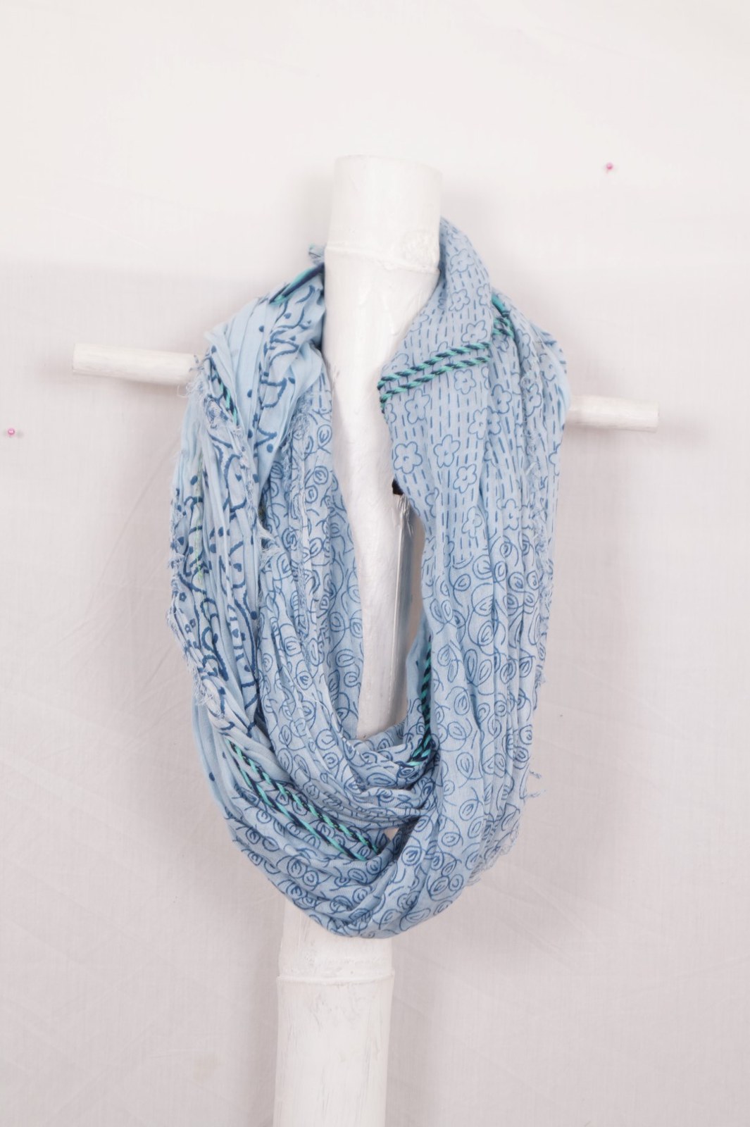 Blue printed loop scarf