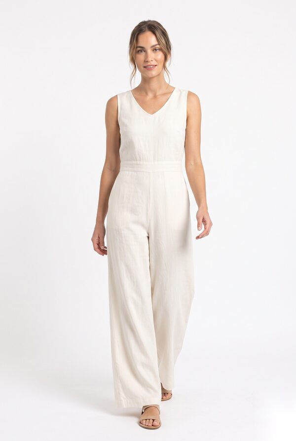 Ärmlös jumpsuit i linne med vida ben, i enfärgat elfenbensvitt.