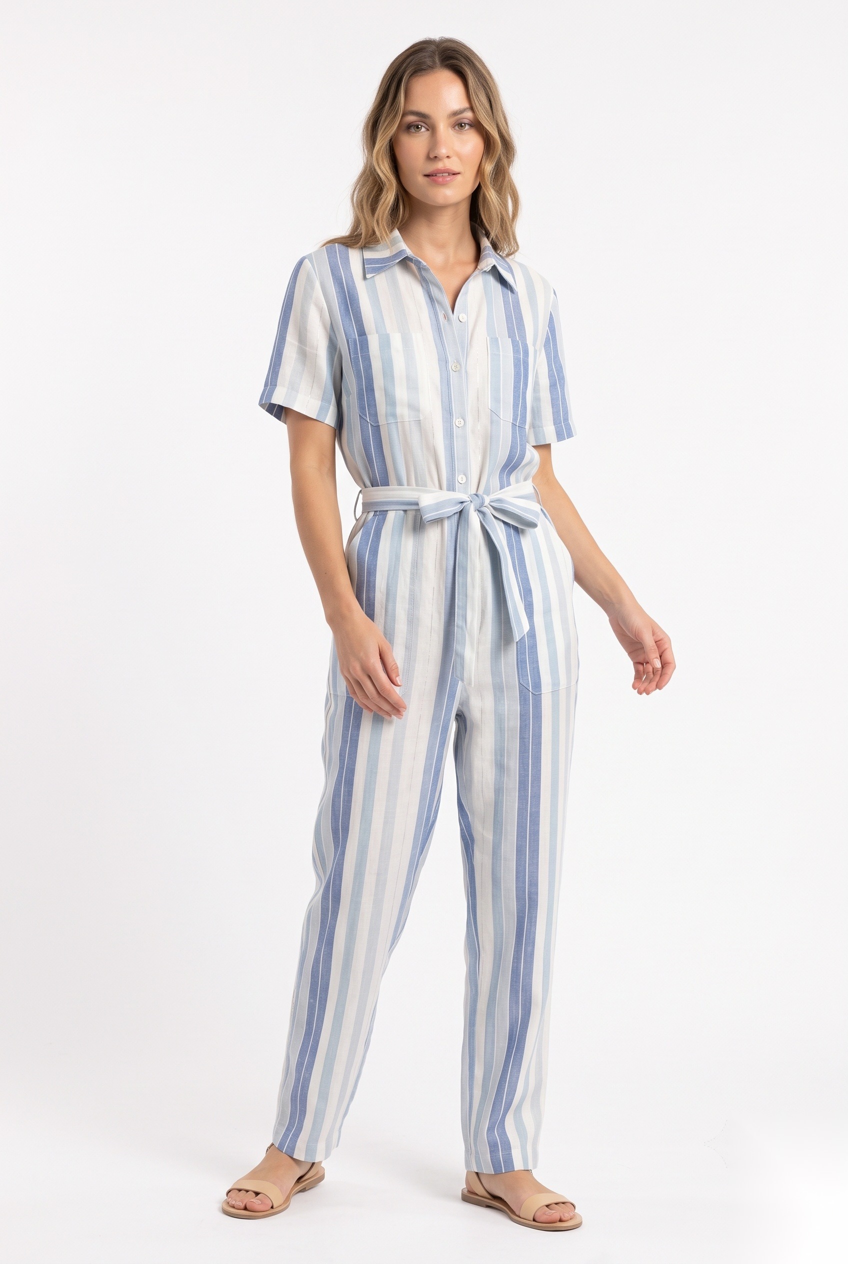 Utility-jumpsuit i lin med belte og korte ermer i et trykk med vertikale, parallelle bånd i flere bredder.