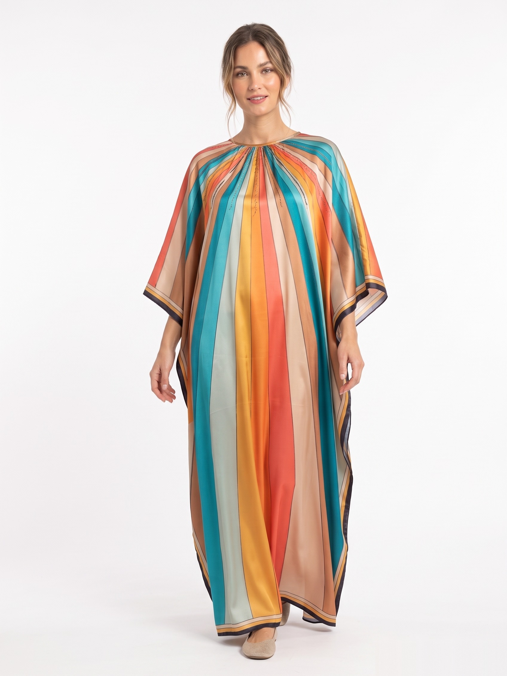 Modellfotografering av KK Fashion Exports prov PE2023LK, en satinkaftan.