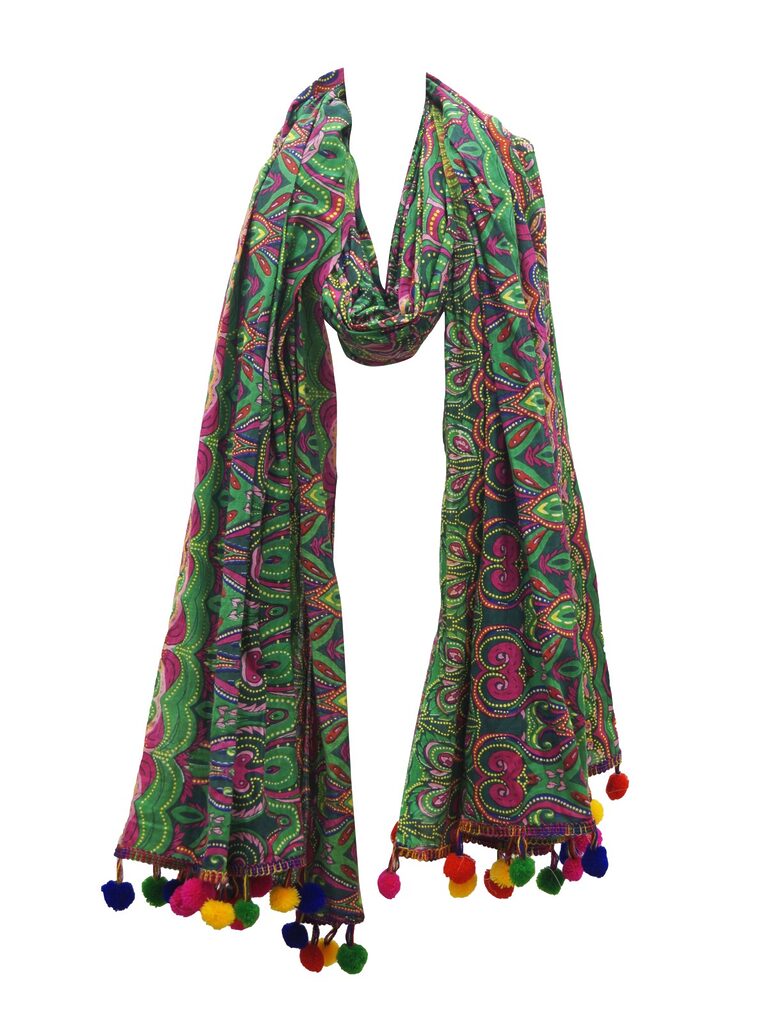Grön tryckt scarf med pompomkant