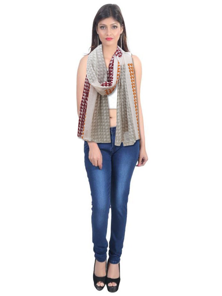 Woman wearing a grey geometric print cotton stole with burgundy and orange borders